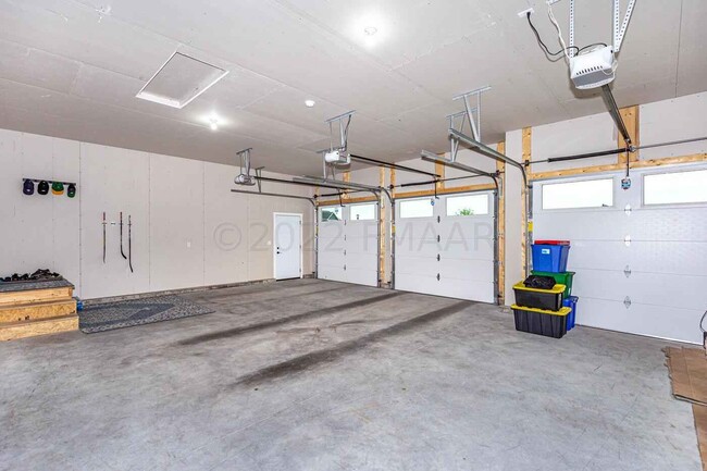 Building Photo - 116 26th Ave E