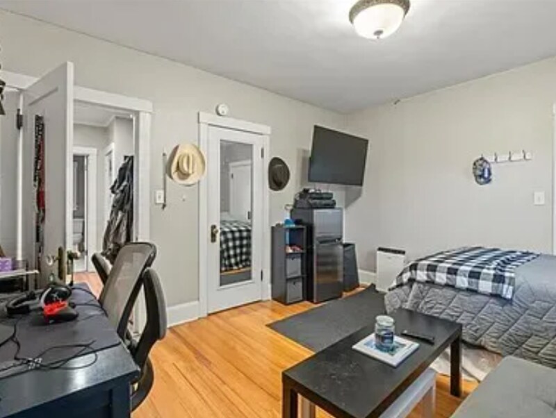 Building Photo - 460 S 1200 E