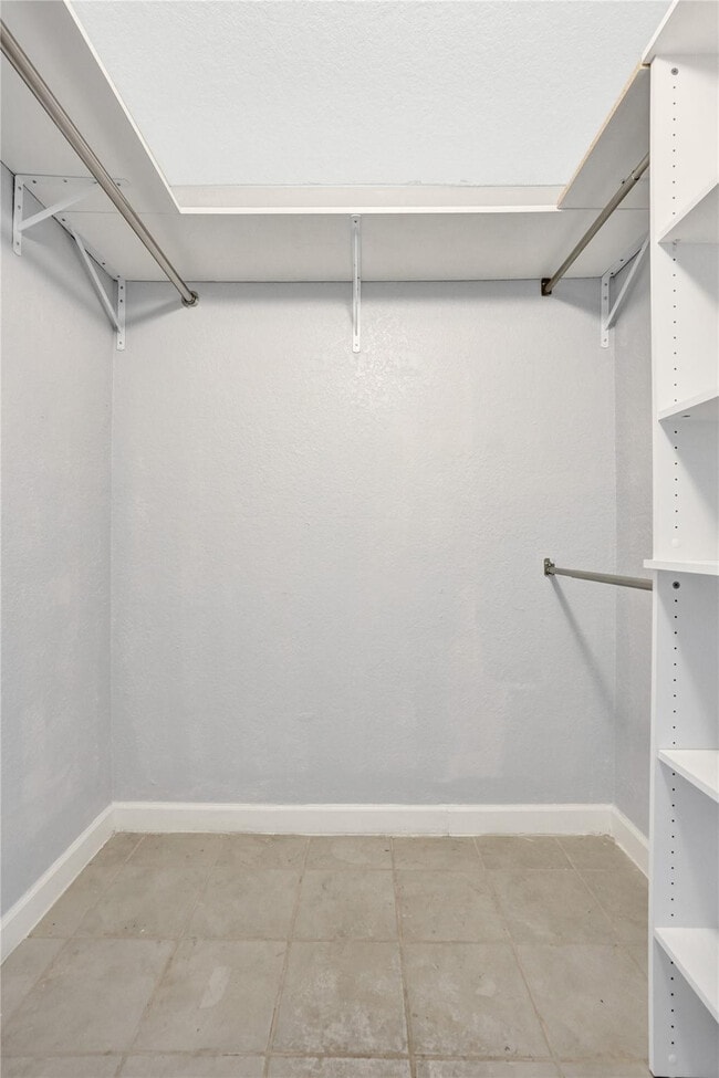 Building Photo - 2137 Shoma Dr