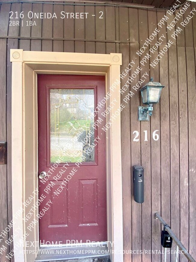 Building Photo - 216 Oneida St