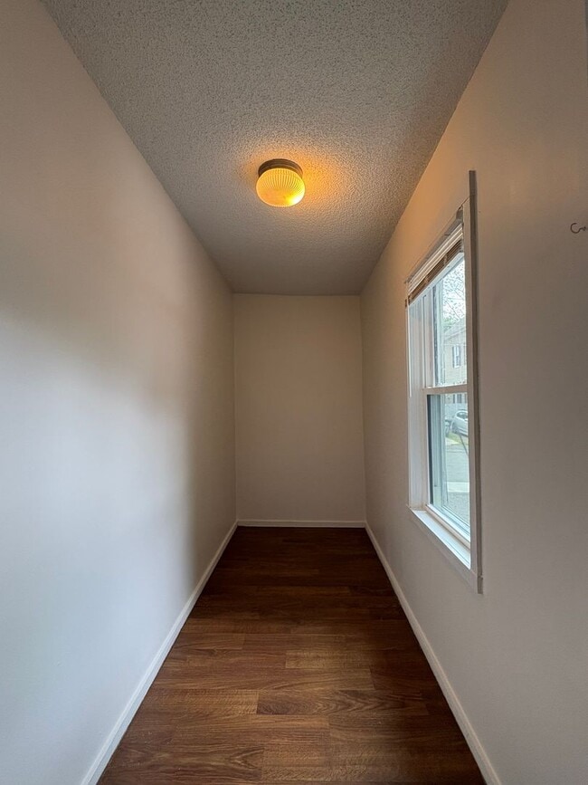 Building Photo - 172 Mt Pleasant St