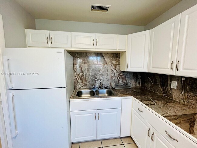 Building Photo - 1050 Atlantic Shores Blvd