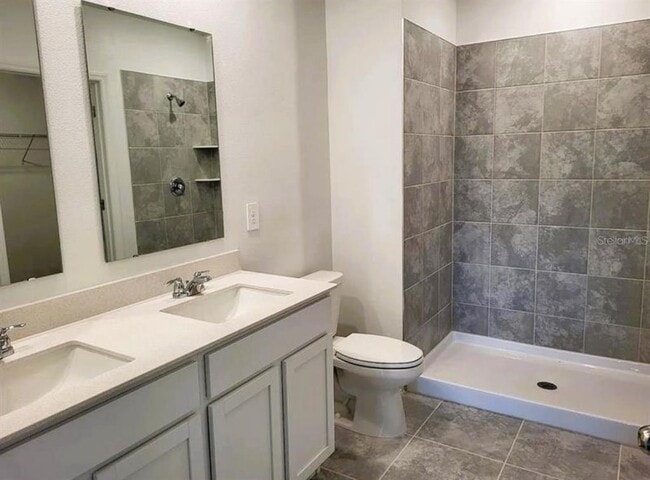 Building Photo - 5010 Worchester Dr