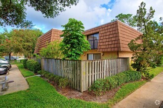 Building Photo - Middlebrook Pines Townhome