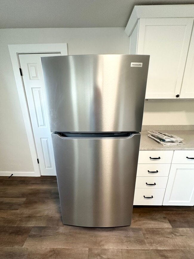 Building Photo - Rent with confidence! Across the street from College of Idaho!