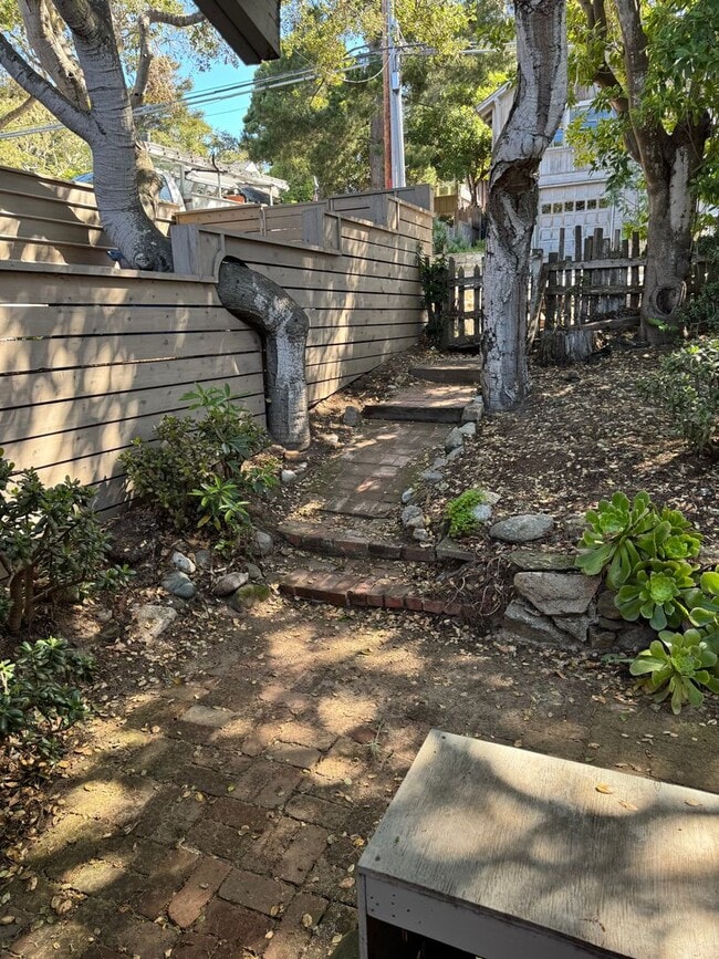 Building Photo - Cozy 2 bed 1 bath in Downtown Carmel minutes away from Carmel Beach