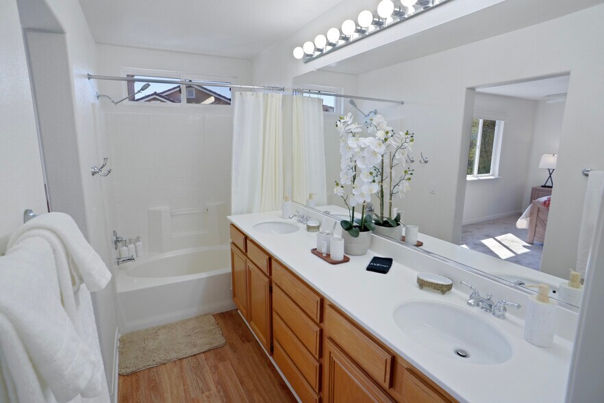 Building Photo - 25720 Armstrong Cir