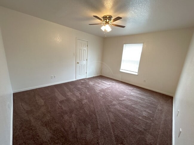 Building Photo - 308 Cedar Ridge Dr