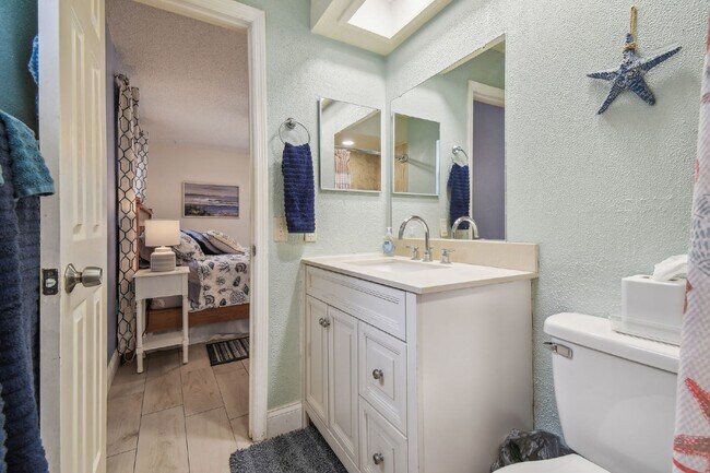 Building Photo - ***PRIVATE HEATED POOL*** Beautiful, Fully-Furnished 3-Bedroom Home Available April 1, 2026!   **...