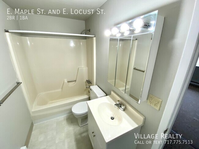 Building Photo - 361 E Maple St