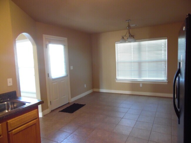 Building Photo - Great house in Bentonville