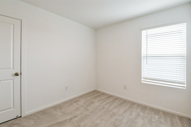 Building Photo - 21325 Carosella Dr