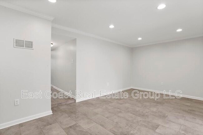 Building Photo - 8033 Hollow Reed Ct