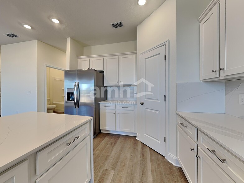 Building Photo - 16356 Willo Pines Ln