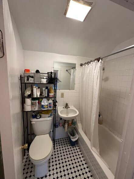 Building Photo - 61 Hubbard St