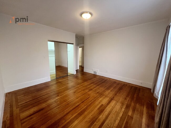 Building Photo - Charming 2br, 1ba Apartment in Lower Pacific Heights w/ Downtown Views