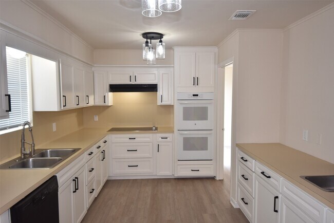 Building Photo - 14410 Muirfield Ln