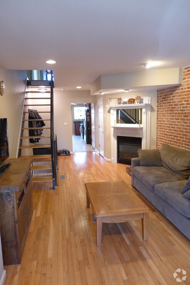 Building Photo - 512 S Montford Ave