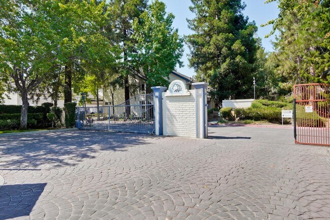 Building Photo - Hidden Silicon Valley Oasis! 2BR/2.5BA Townhome with TWO Private Patios, 2 Dedicated Parking Spac...