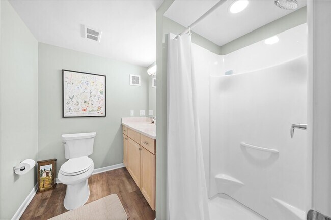 Building Photo - 2854 Parkridge Dr