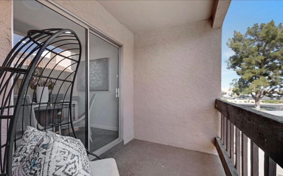 Patio - 520 N Stapley Dr