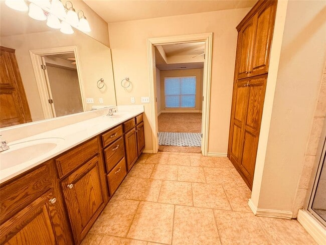 Building Photo - 601 Ellsworth Ave