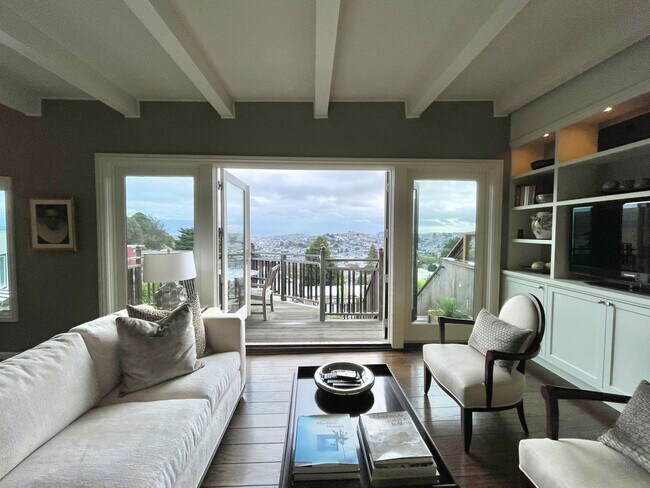 Building Photo - 3BR/2.5BA INCOMPARABLE Views!!! Prime Corona Heights Residence! 2 car parking and laundry! PROGRE...