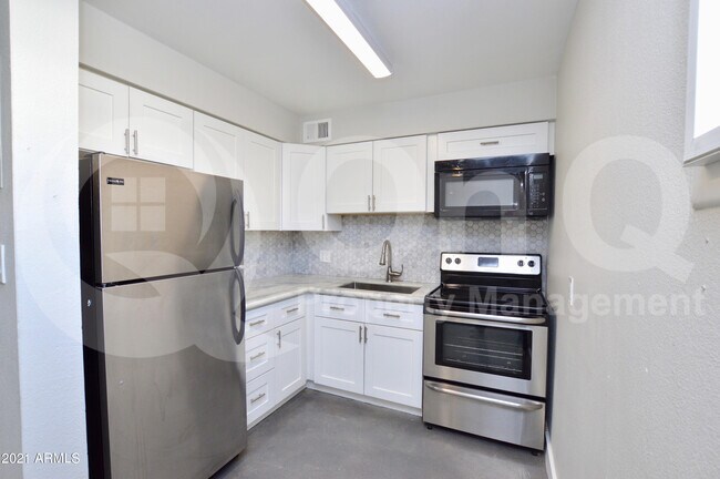 Building Photo - 45 E Lexington Ave