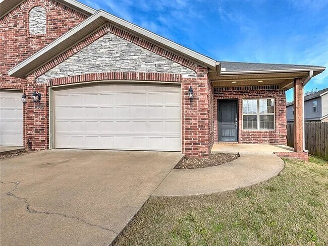 Primary Photo - 4902 SW Fieldstone Blvd