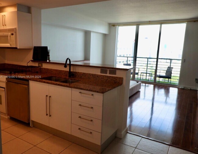 Building Photo - 325 S Biscayne Blvd