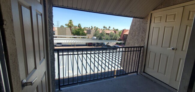 Building Photo - Bella Vita Beauty - New Upgrades & Resort-Style Amenities