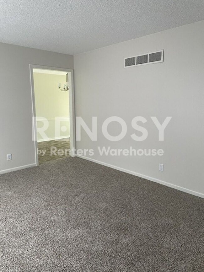 Building Photo - 5015 Belmeade Rd