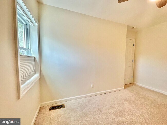 Building Photo - 1010 Bashford Ln