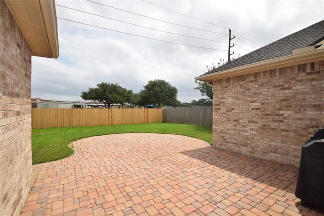 Building Photo - 24239 Yelverton Glen Dr