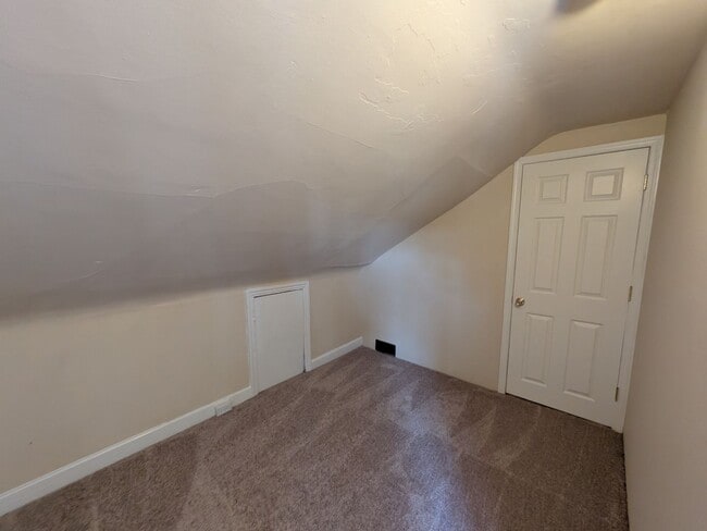 Building Photo - Beautiful Remodeled 3 Bedroom Home