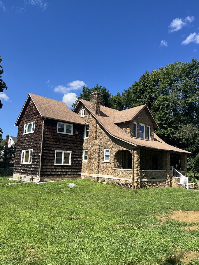 Building Photo - 447 rt 46