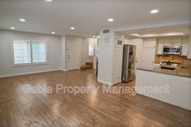 Building Photo - 18716 Vista Del Canon