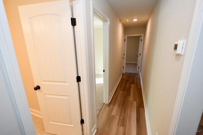 Building Photo - 204 Otters Rdg Dr