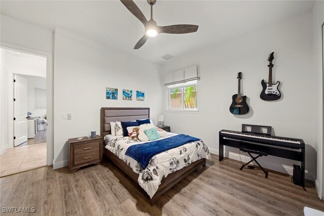 Building Photo - 27153 Barefoot Ln