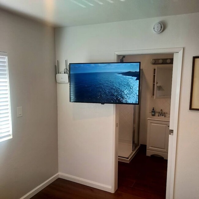 Building Photo - 17913 San Carlos Dr
