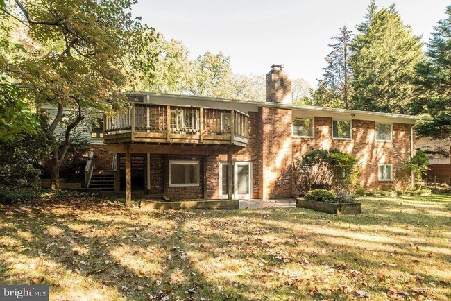 Building Photo - 6710 Persimmon Tree Rd