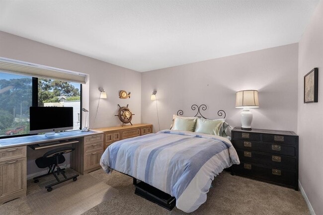 Building Photo - 230 W Laurel St