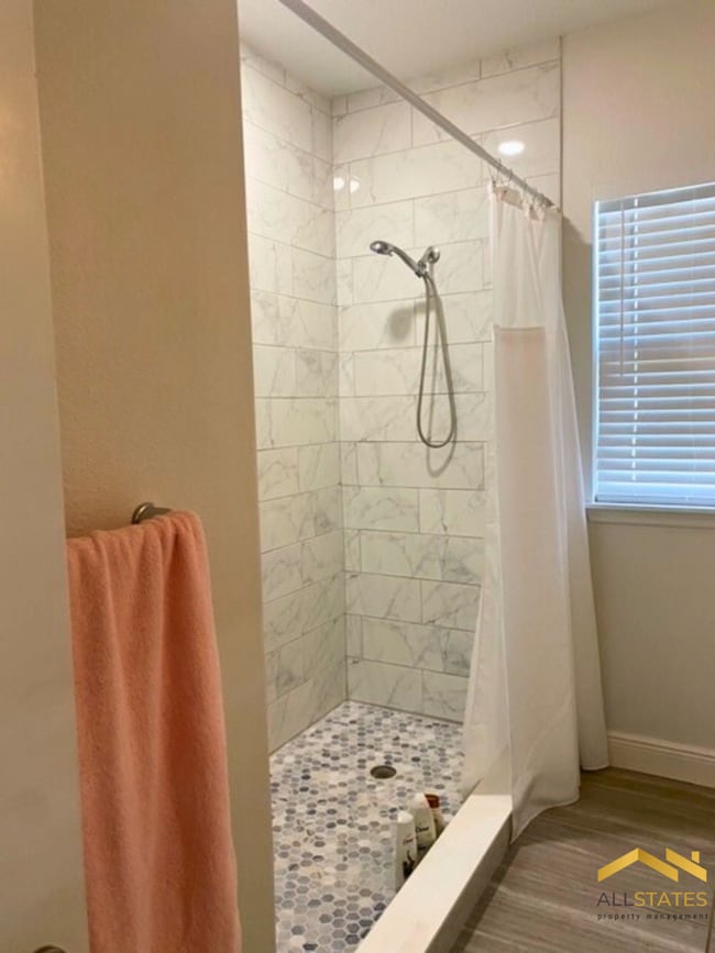 Building Photo - 2941 Siesta View Dr