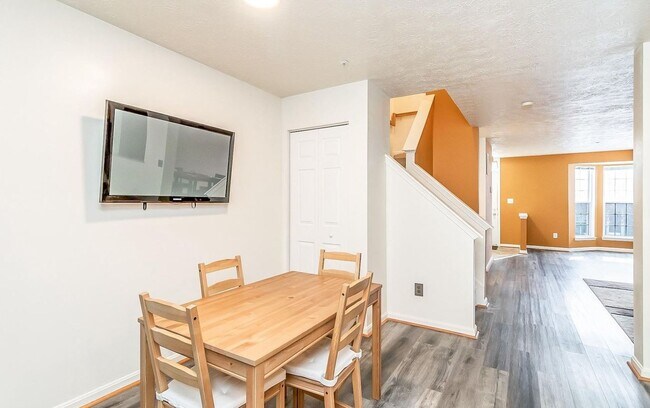 Building Photo - 4733 Buxton Cir