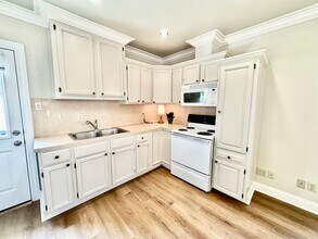 Building Photo - 1 Bed 1 Bath Hidden Gem in Wimbledon Estates