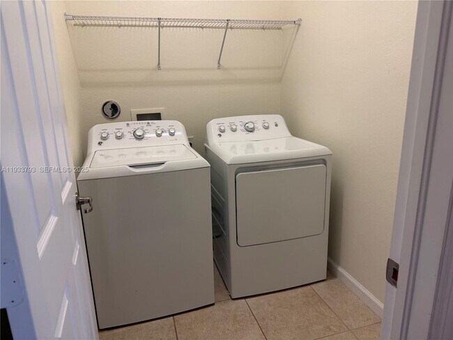 Building Photo - 3501 W 92nd Pl