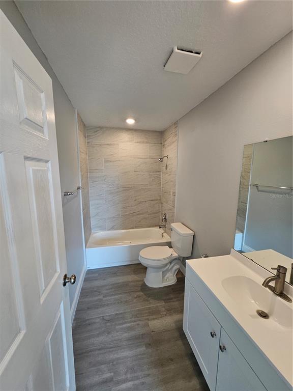 Building Photo - 1005 N Tangerine St