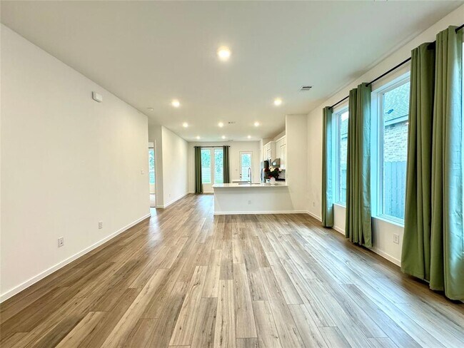Building Photo - 2318 Honeyberry Shrub Dr