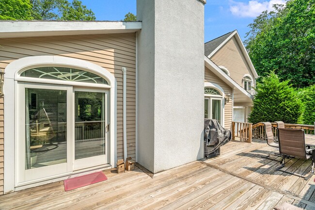 Building Photo - 150 Saxon Wood Rd
