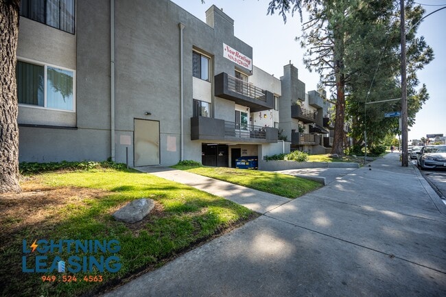 Building Photo - 14201 Victory Blvd